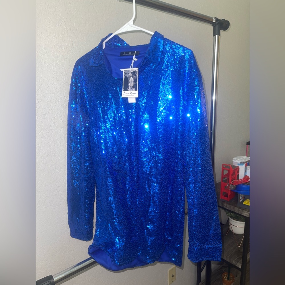 Dress/ long shirt that’s never been worn